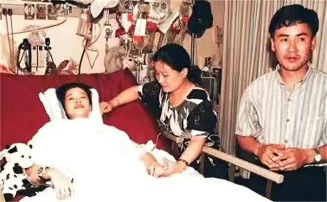 1998年，17岁的体操运动员桑兰，比赛时摔成瘫痪，如今她怎样了？