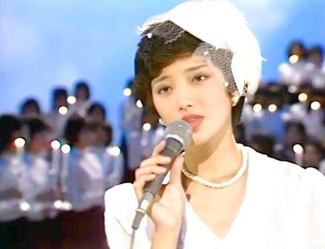 山口百惠：40年前的日本女神，巅峰时嫁人隐退，62岁的她怎么样了