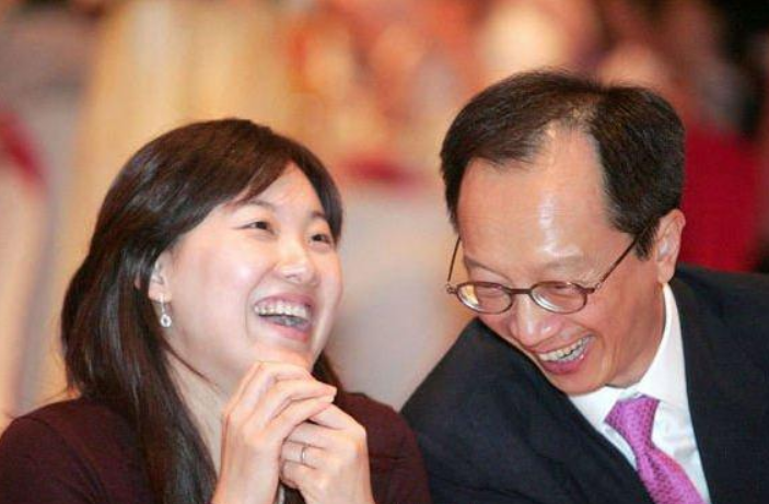从“世界冠军”到“豪门阔太”，伏明霞的反转人生
