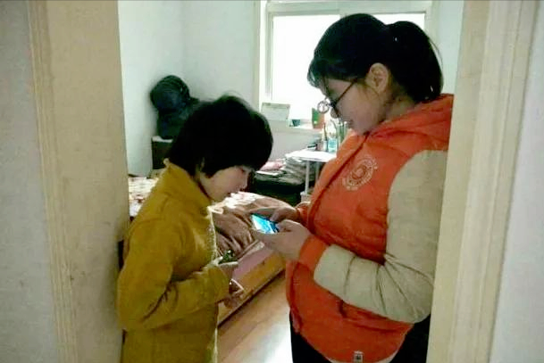 西安6岁女孩被拐9年日夜思念至亲父母，隐忍密寻亲生爹娘终获解救