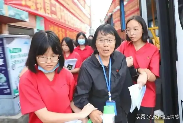 感动中国张桂梅：送1800名女孩进大学，捐40万，每天却只花3块钱