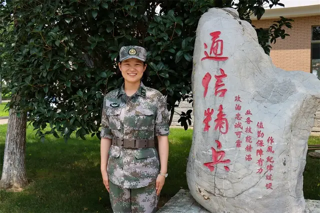 这名女兵，又飒又强！