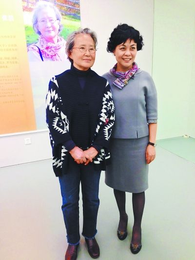 张洁个人油画展，张洁（左）与铁凝。